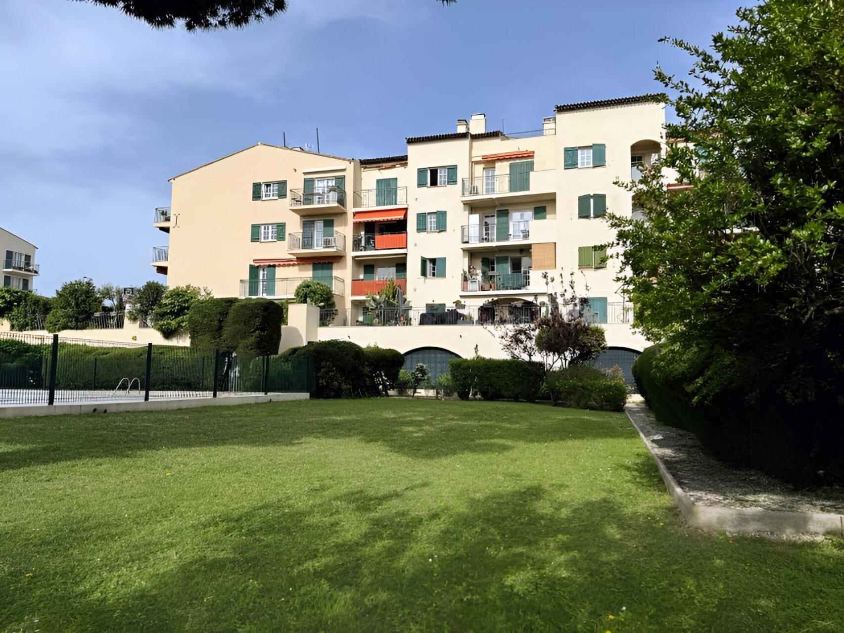 Superb In Provenzal With Pool